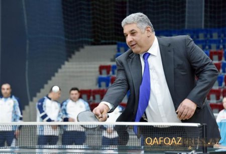  Azərbaycanlı nazirlər stolüstü tennis oynadılar - FOTO