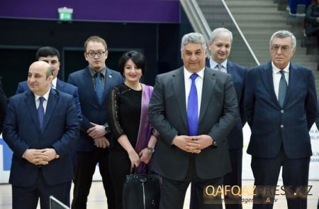  Azərbaycanlı nazirlər stolüstü tennis oynadılar - FOTO