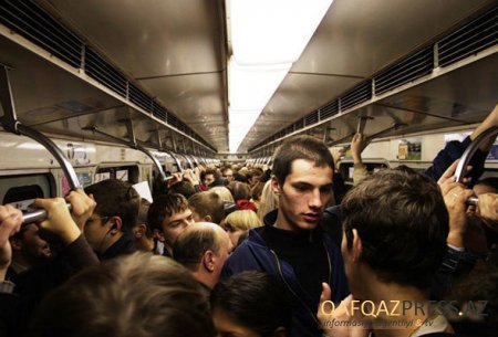 Bakı metrosunda problem: Sıxlıq yarandı