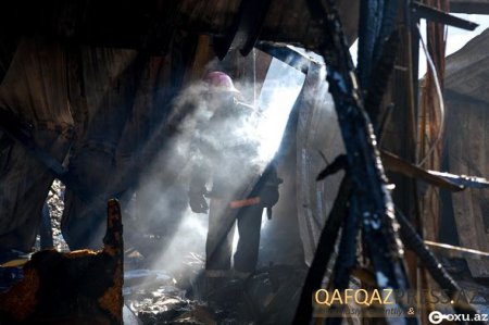   “Sədərək” ticarət mərkəzində yanğından geri qalanlar - FOTOREPORTAJ