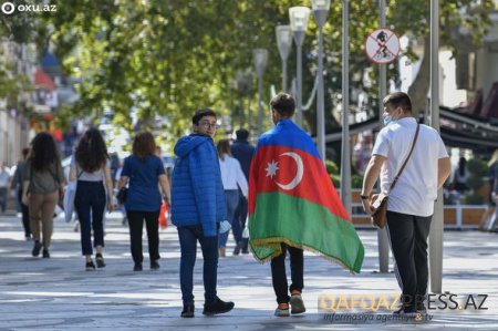 Qələbə sevincindən göz yaşlarına boğulanlar - VİDEOREPORTAJ